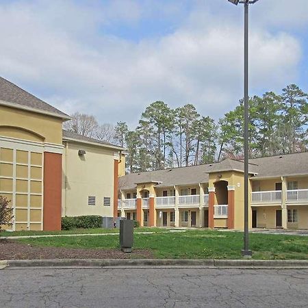 Suburban Studios Raleigh - Crabtree Valley Exterior photo